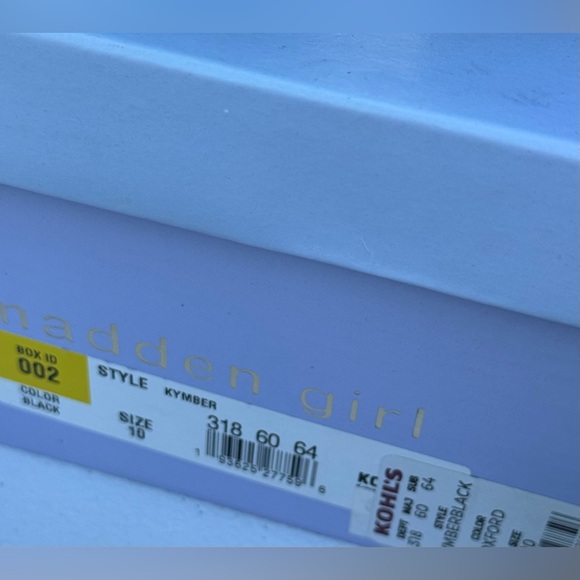 Madden Girl Black Winter Boots Size 10B Retail 69.99 Shipping 5.95 - Picture 3 of 4